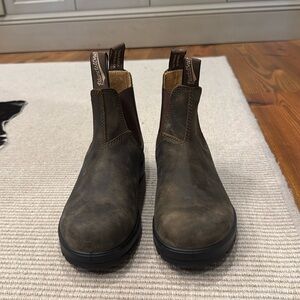 Blundstone Chelsea boots! 7 1/2 brand new, had ordered the wrong size
